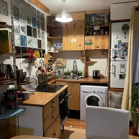 Logement Cosy A 2 Pas Du Parc Des Buttes Chaumont.